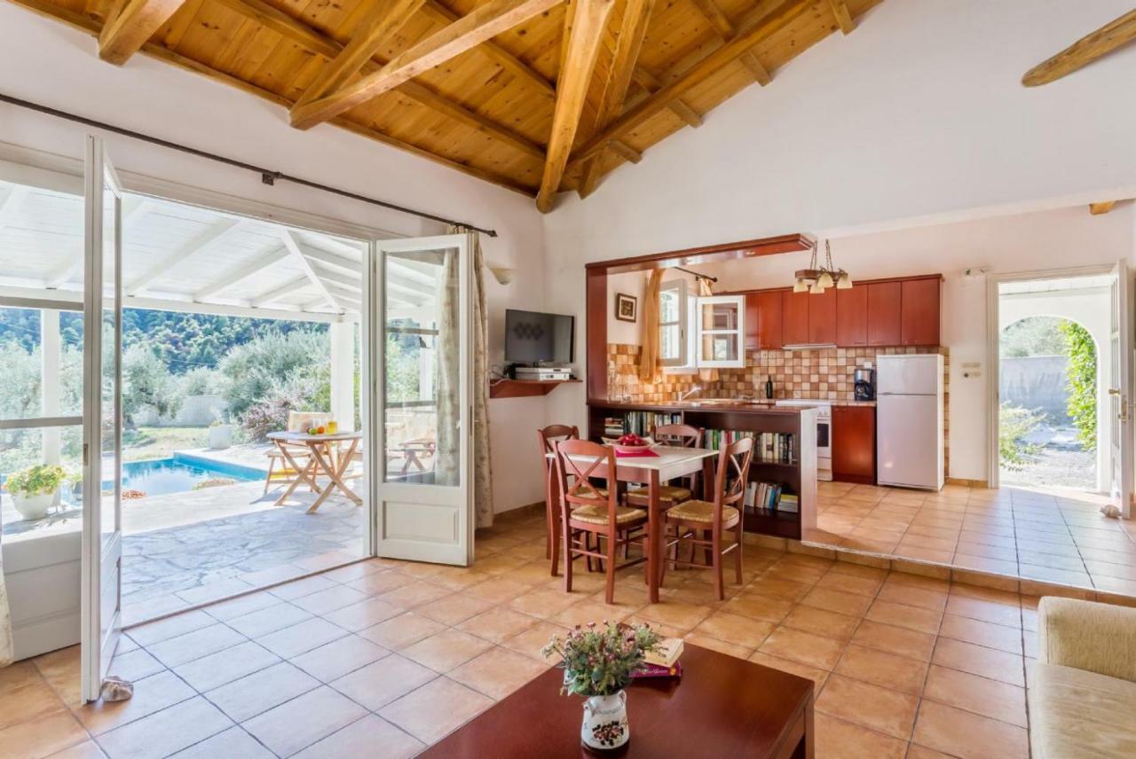 Villa Tassoula Isomata Exteriér fotografie