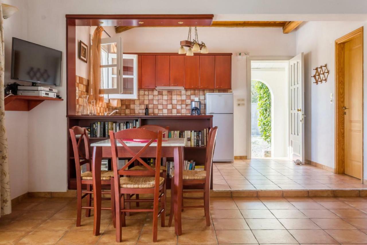 Villa Tassoula Isomata Exteriér fotografie
