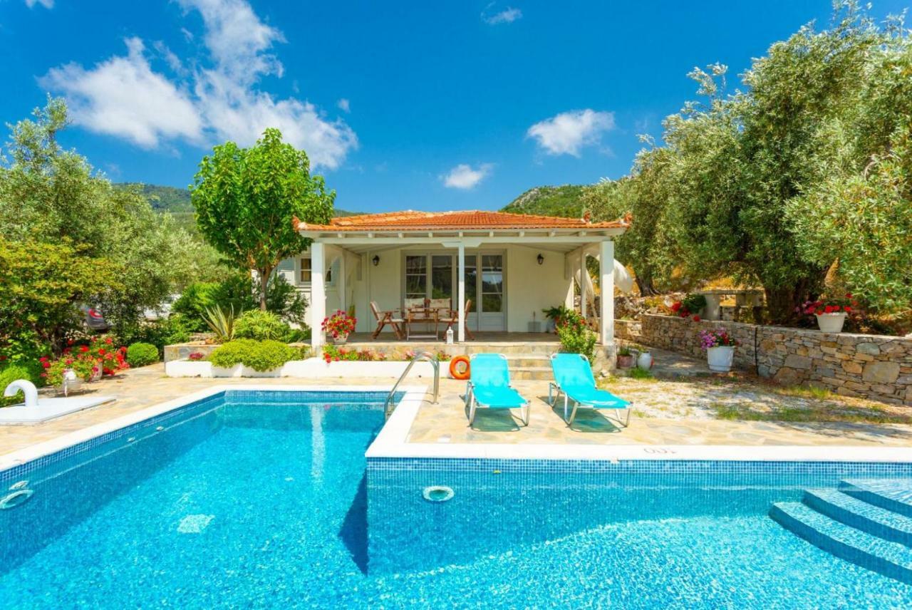 Villa Tassoula Isomata Exteriér fotografie