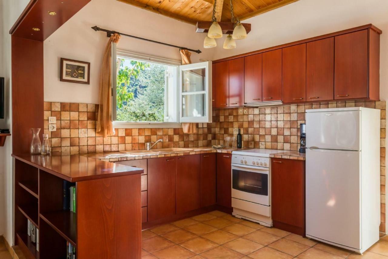 Villa Tassoula Isomata Exteriér fotografie