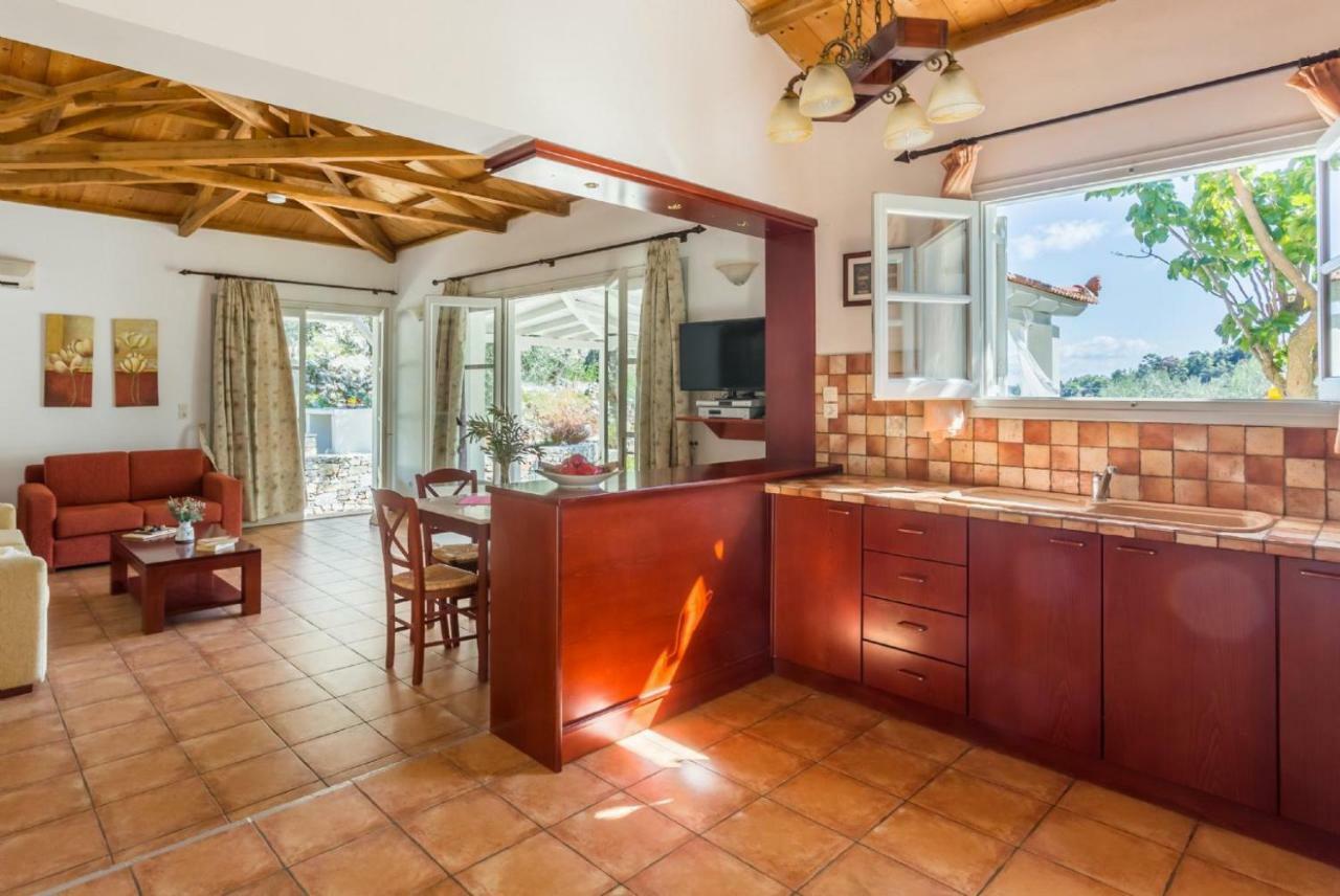 Villa Tassoula Isomata Exteriér fotografie